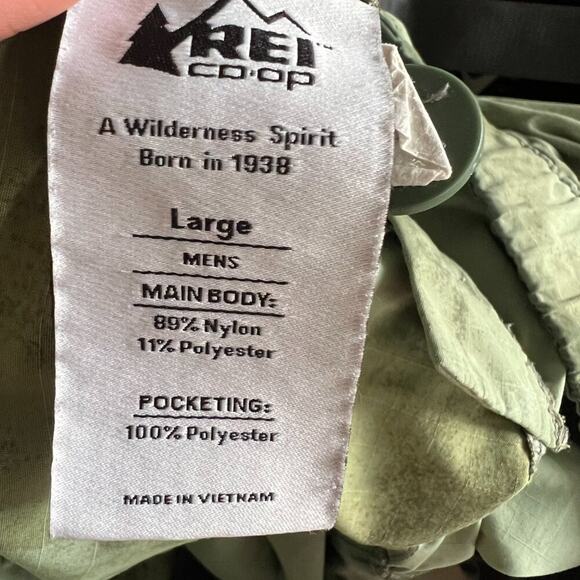 REI Coop Sahara Amphib Shorts in Bio Texture Sea Olive - Picture 10 of 12